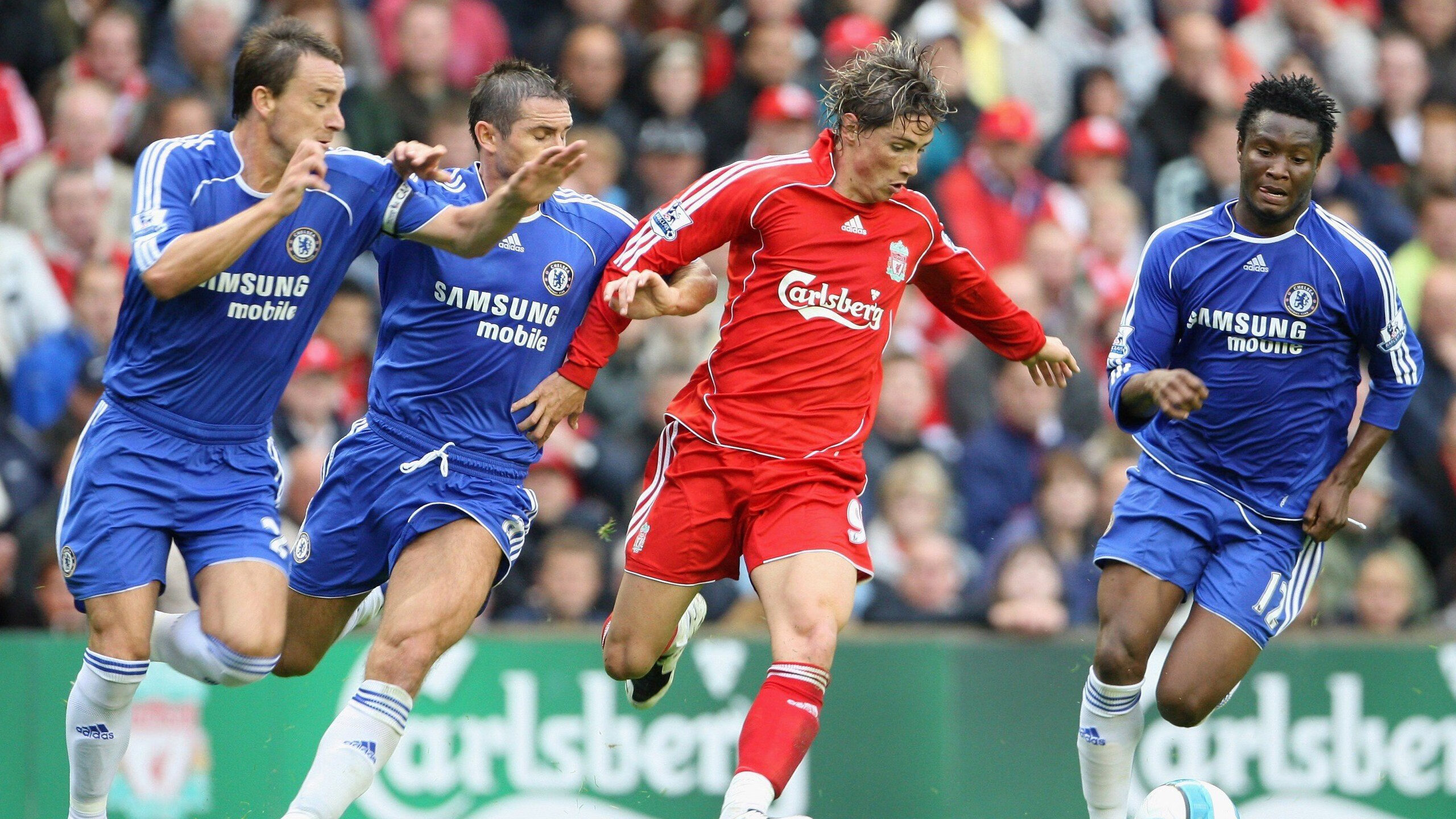 国际足球裁判引入AI助理,执法水平再提升,国际足球裁判员