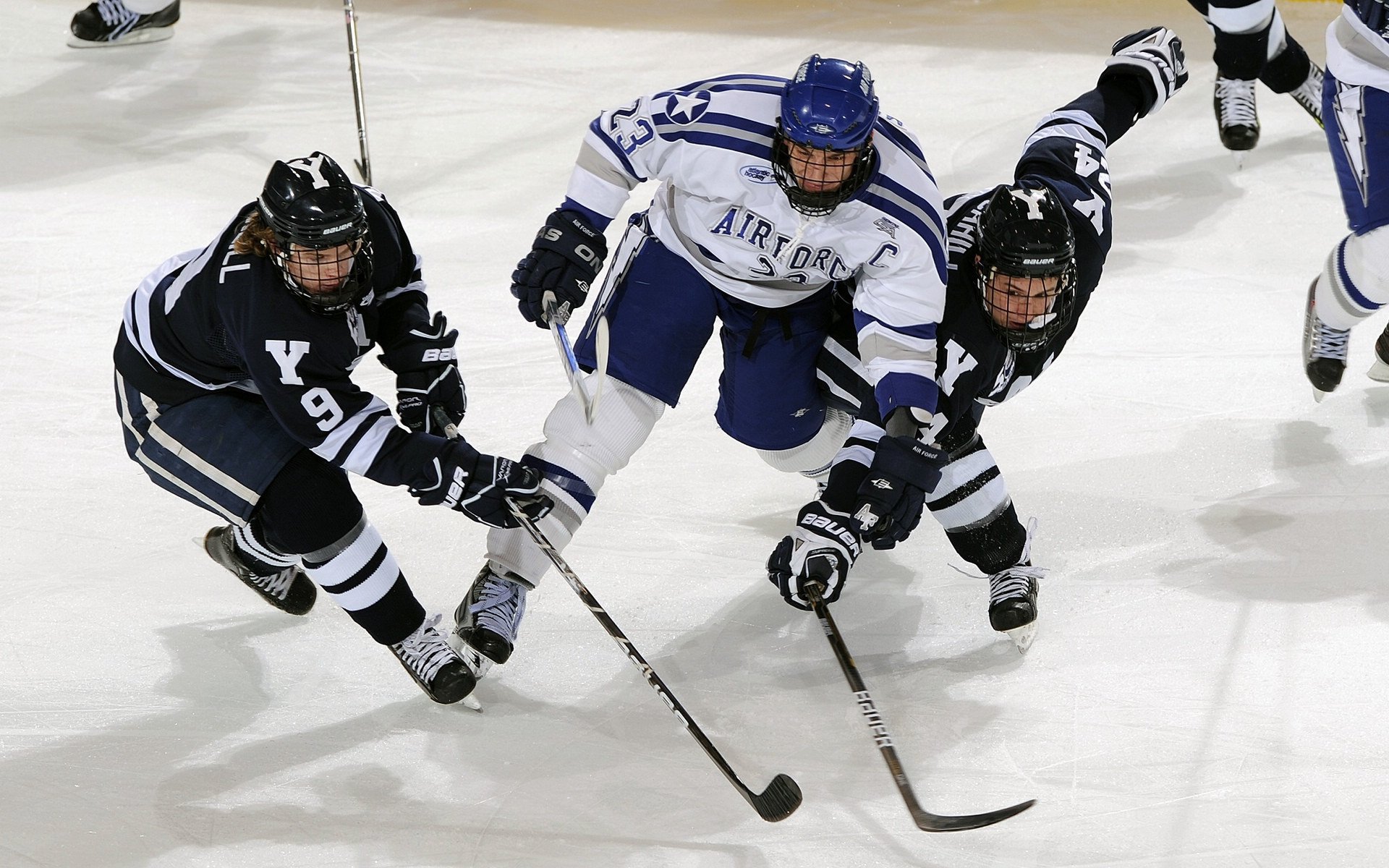 《王者荣耀》“超级战队”冠军争夺：谁才是唯一王者？